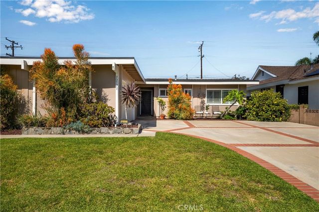 12171 Paseo Bonita, Los Alamitos, CA 90720