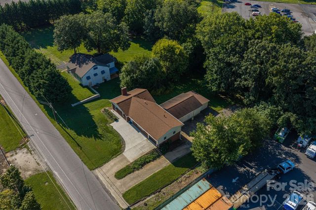 1306 11th Avenue SE, Hickory, NC 28602