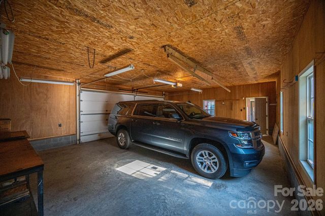 1306 11th Avenue SE, Hickory, NC 28602