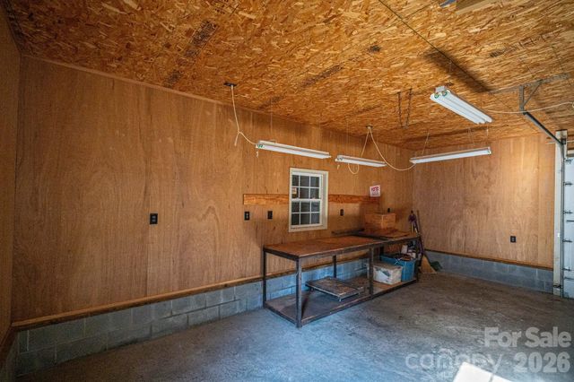 1306 11th Avenue SE, Hickory, NC 28602