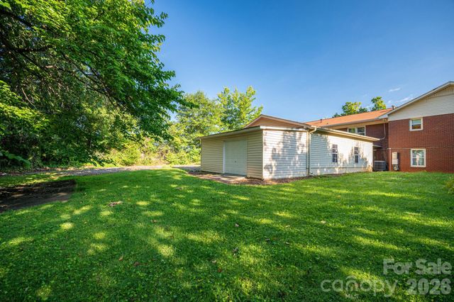 1306 11th Avenue SE, Hickory, NC 28602