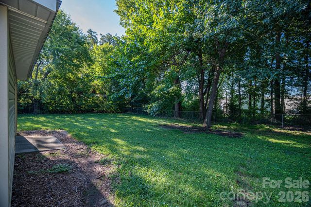 1306 11th Avenue SE, Hickory, NC 28602