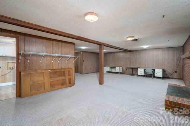 1306 11th Avenue SE, Hickory, NC 28602