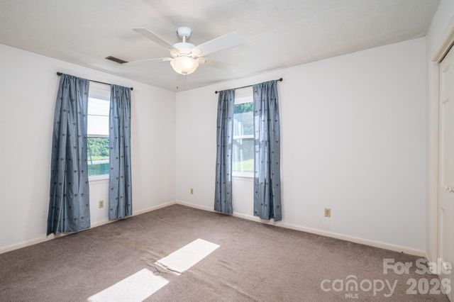 1306 11th Avenue SE, Hickory, NC 28602
