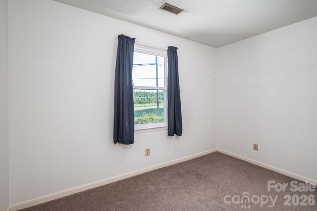 1306 11th Avenue SE, Hickory, NC 28602