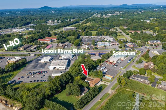 1306 11th Avenue SE, Hickory, NC 28602