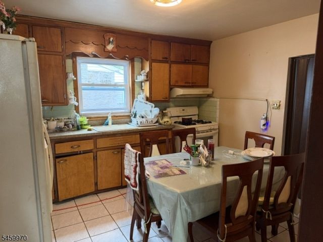 290 Jensen Ave, Rahway City, NJ 07065