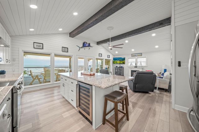 1407 John Street, Dickinson, TX 77539