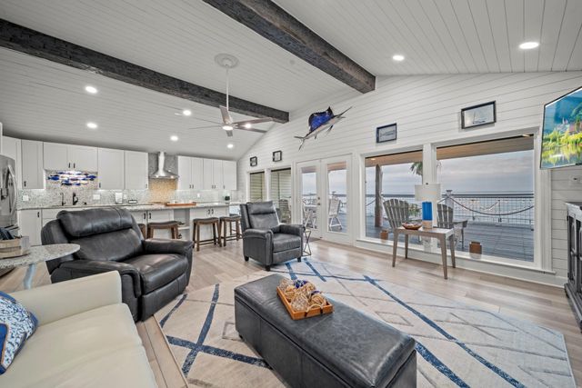 1407 John Street, Dickinson, TX 77539