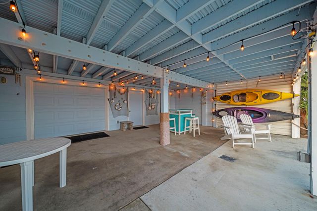 1407 John Street, Dickinson, TX 77539