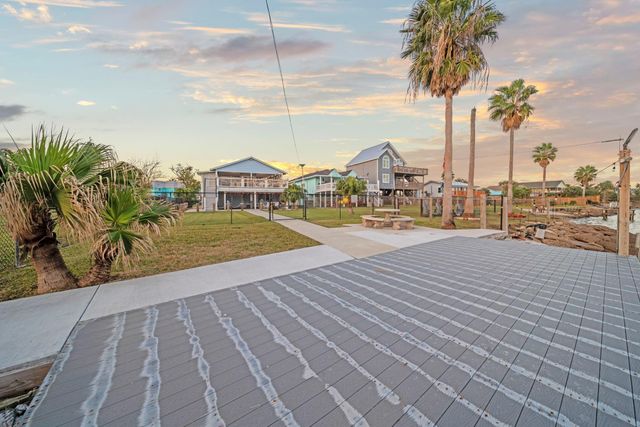 1407 John Street, Dickinson, TX 77539