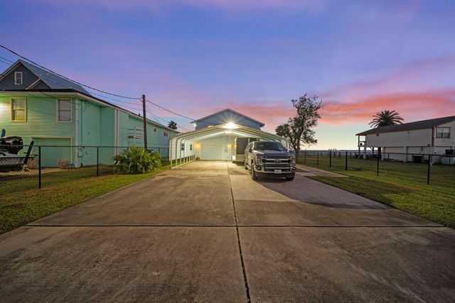 1407 John Street, Dickinson, TX 77539