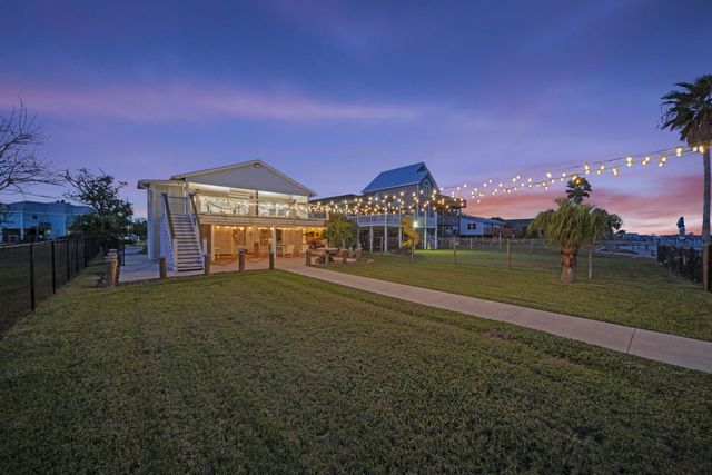 1407 John Street, Dickinson, TX 77539