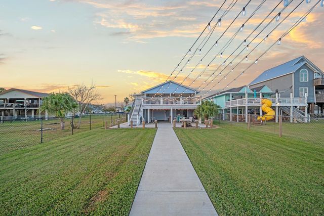 1407 John Street, Dickinson, TX 77539