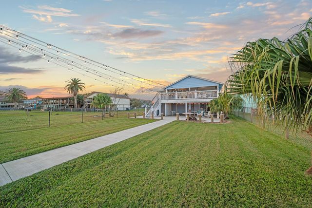 1407 John Street, Dickinson, TX 77539