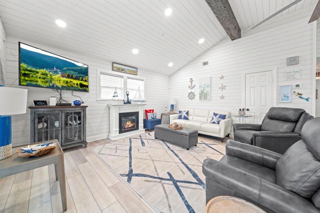 1407 John Street, Dickinson, TX 77539