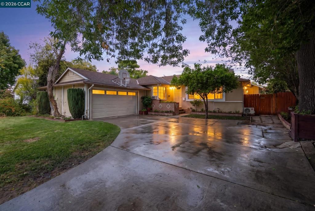 6422 Lubao Ave, Woodland Hills, CA 91367 — exterior
