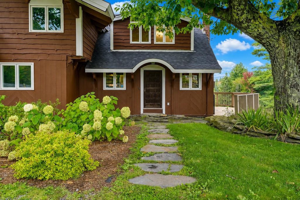 190 Route 11 Unit 2, Peru, VT 05152
