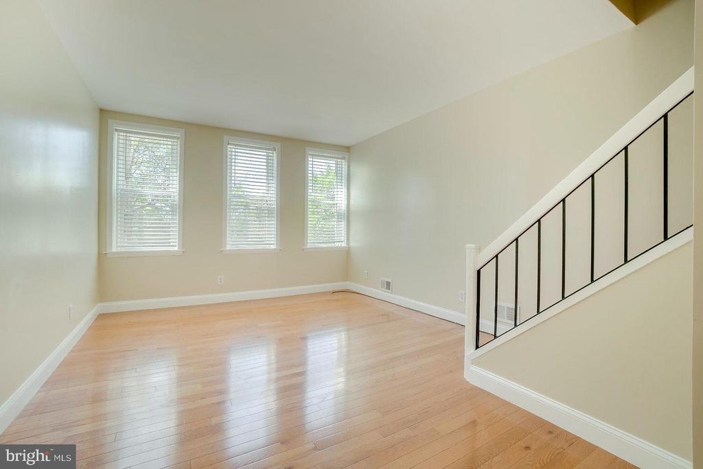Image 29 of property listing at 1522 E BALTIMORE ST, Baltimore, MD 21231