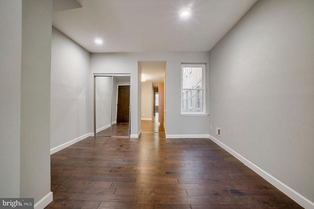 Image 8 of property listing at 1522 E BALTIMORE ST, Baltimore, MD 21231