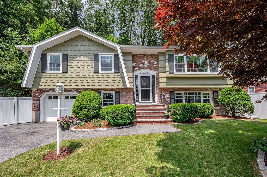 10 Shea Cir, Burlington, MA 01803