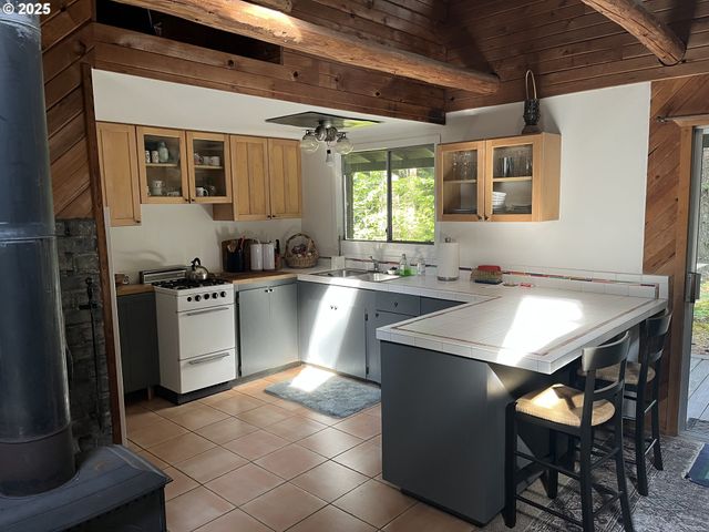 Cabin 64 Northwoods, Cougar, WA 98616