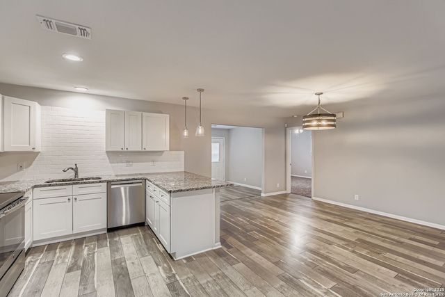 3203 Quakertown, San Antonio, TX 78230