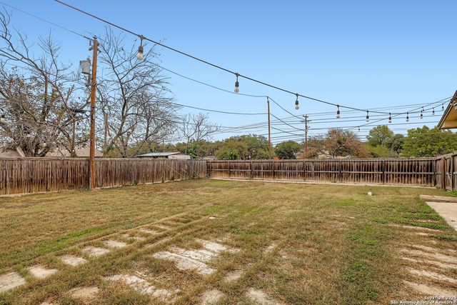 3203 Quakertown, San Antonio, TX 78230