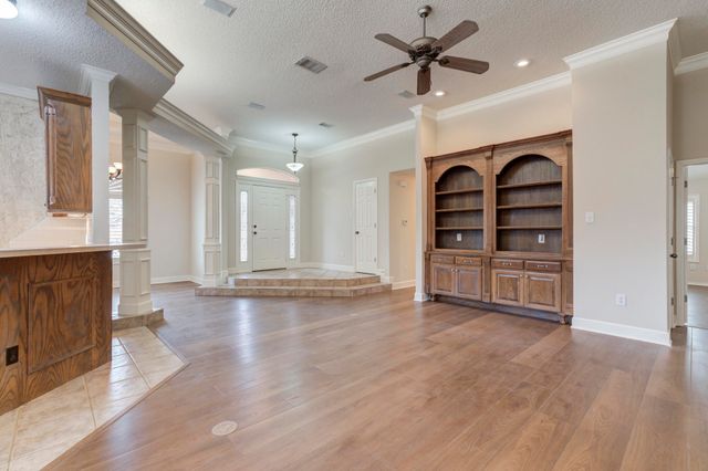 10502 Gary Avenue, Lubbock, TX 79423