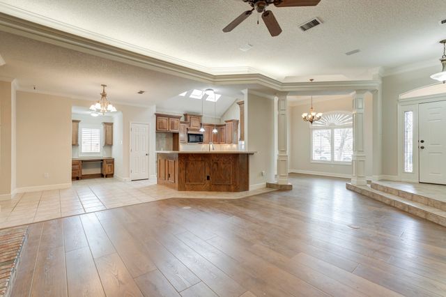 10502 Gary Avenue, Lubbock, TX 79423