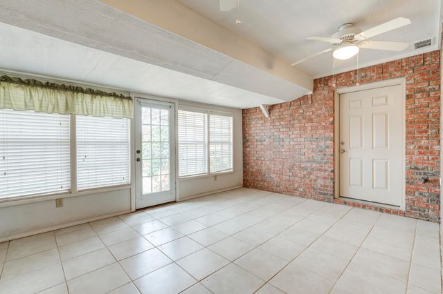 10502 Gary Avenue, Lubbock, TX 79423