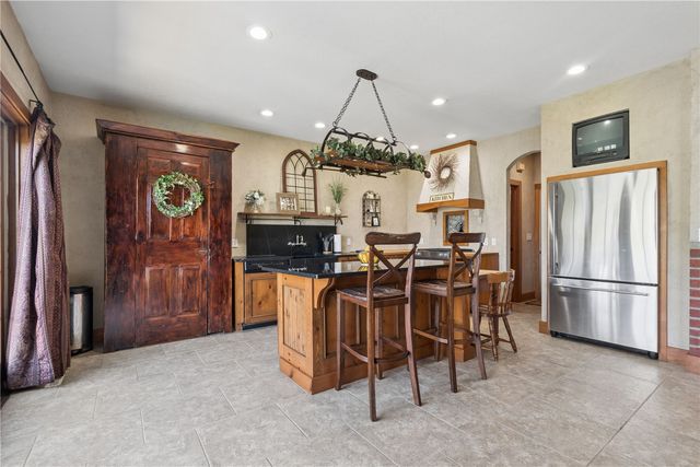 1900 Valentine Drive, Marion, IA 52302