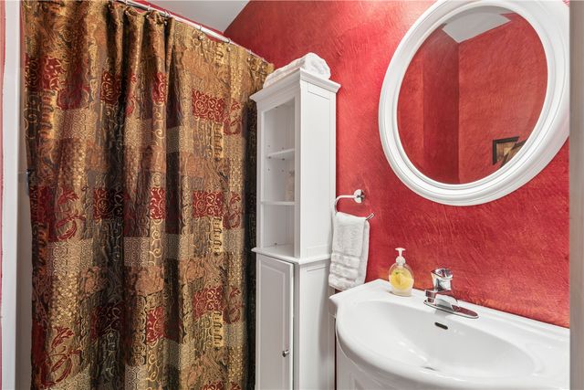 1900 Valentine Drive, Marion, IA 52302