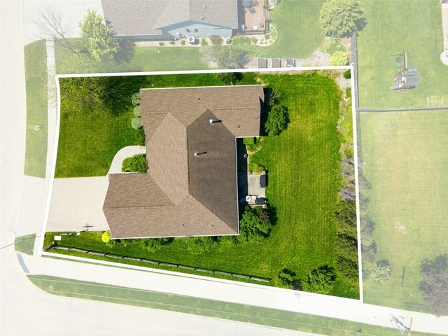 1900 Valentine Drive, Marion, IA 52302