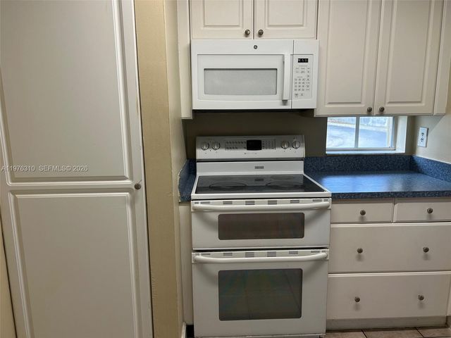 301 SW 86th Avenue 102, Pembroke Pines, FL 33025