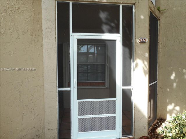 301 SW 86th Avenue 102, Pembroke Pines, FL 33025