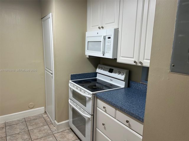 301 SW 86th Avenue 102, Pembroke Pines, FL 33025