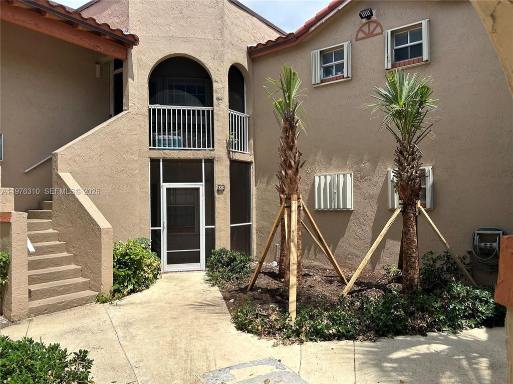 301 SW 86th Avenue 102, Pembroke Pines, FL 33025