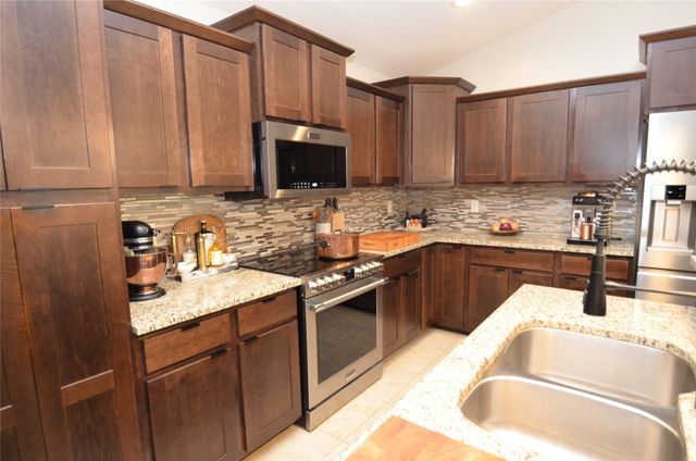 8225 Nelson Street, West Des Moines, IA 50266