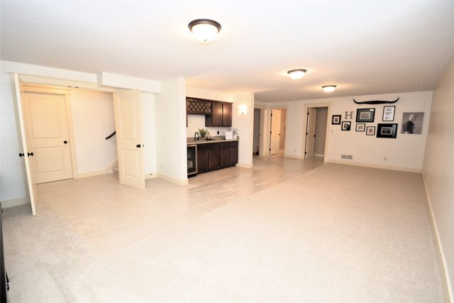 8225 Nelson Street, West Des Moines, IA 50266