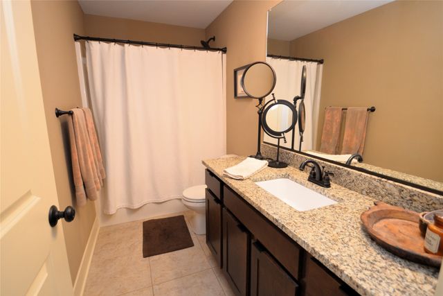 8225 Nelson Street, West Des Moines, IA 50266