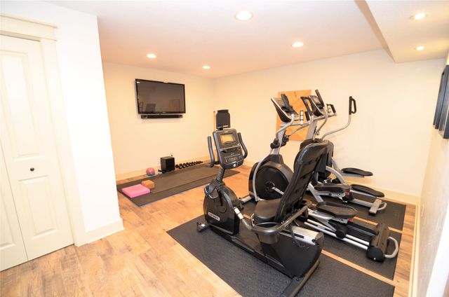 8225 Nelson Street, West Des Moines, IA 50266
