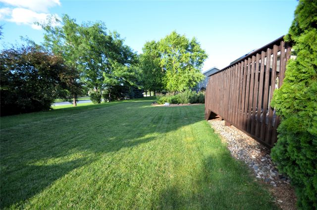 8225 Nelson Street, West Des Moines, IA 50266