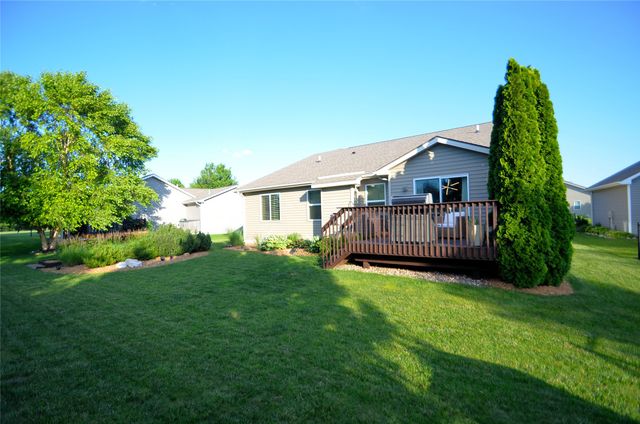 8225 Nelson Street, West Des Moines, IA 50266