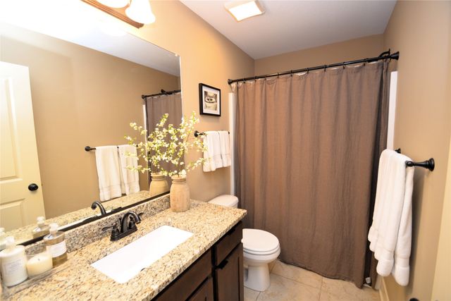 8225 Nelson Street, West Des Moines, IA 50266