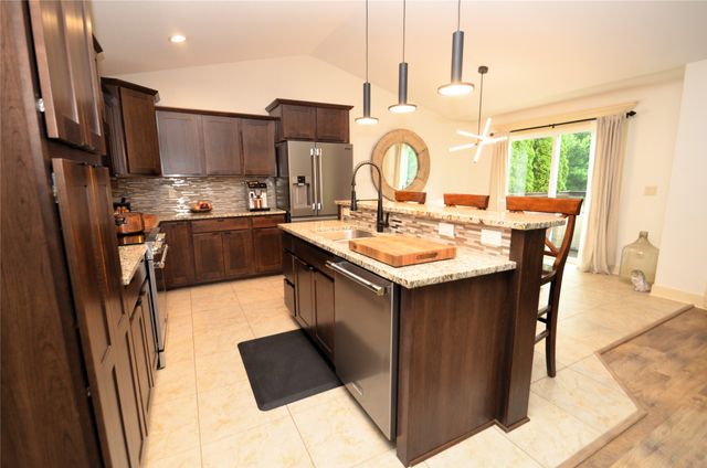 8225 Nelson Street, West Des Moines, IA 50266