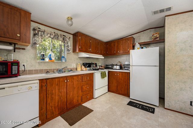 2472 Kingswood Drive, Mims, FL 32754