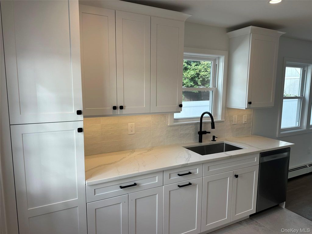 2216 Brooklyn Avenue, Merrick, NY 11566 — photo 4