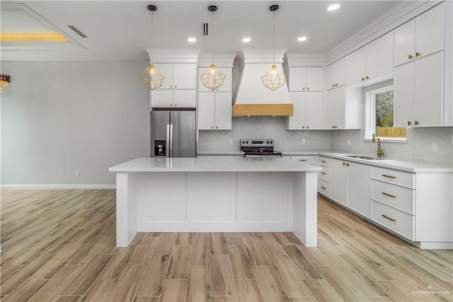 1008 W E Street, Mission, TX 78572