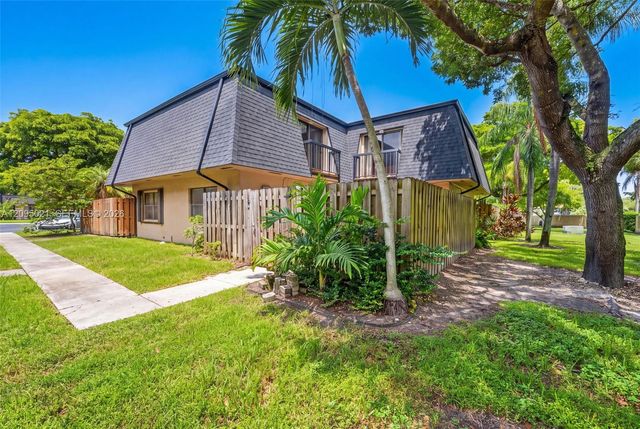 14285 SW 94th Cir Lane 104-25, Miami, FL 33186